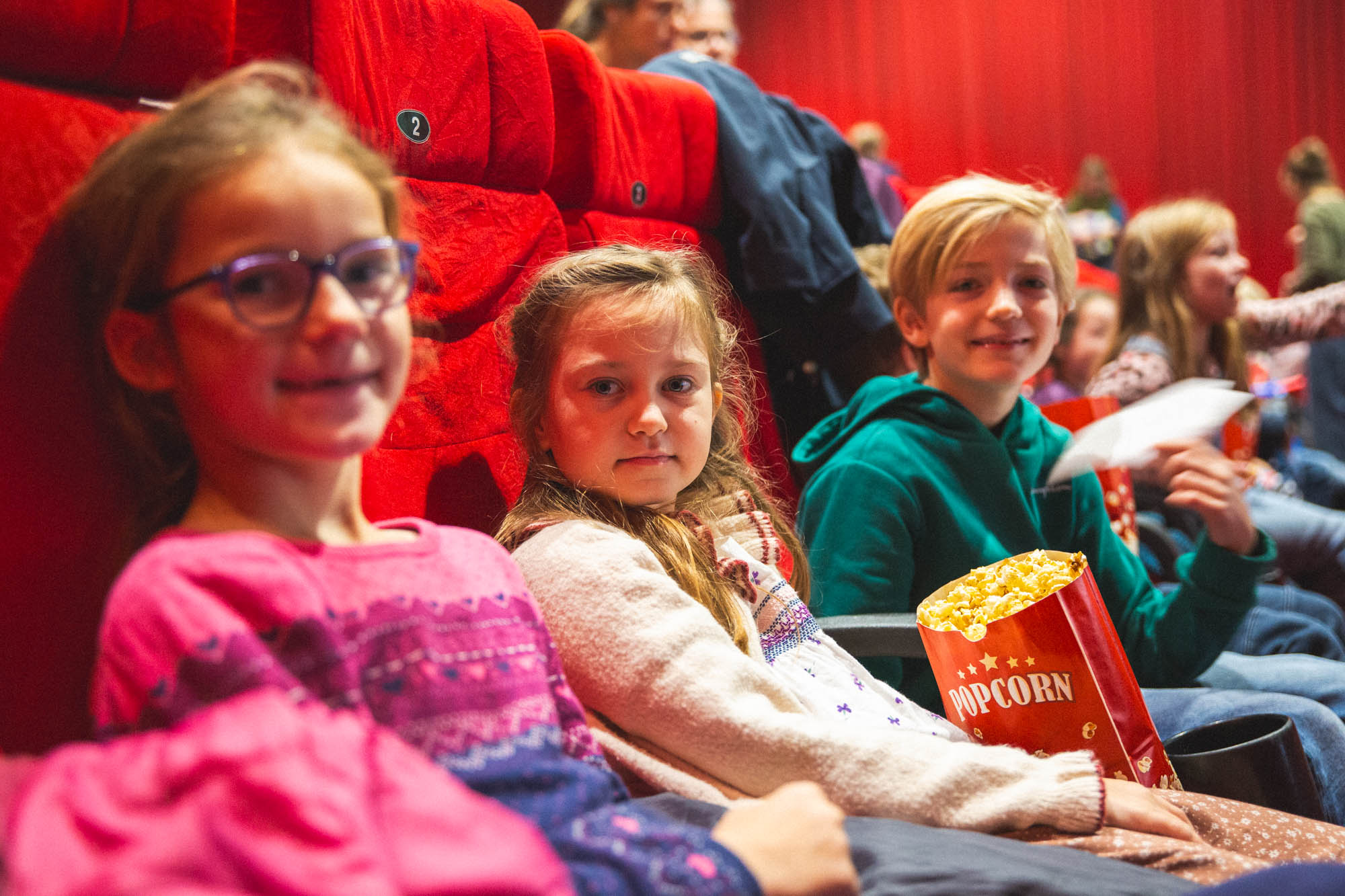 Kinder im Kinosaal beim KinderKinoFest Düsseldorf